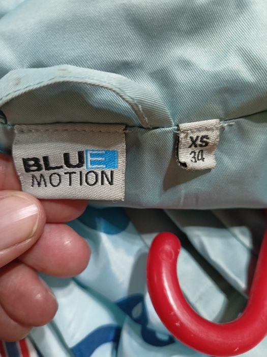 Плащи  2 черные 52 размер