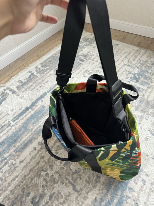 Сумка новая Tahari