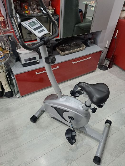 Велоергометър SPORTPLUS/скорост,разстояние,калории и пулс/