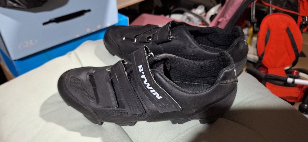 Обувки за планинско колоездене