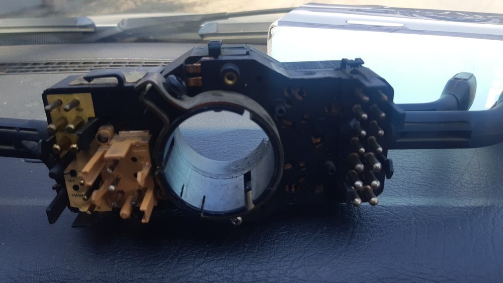 Подрулевой переключатель поворотников Ауди А4