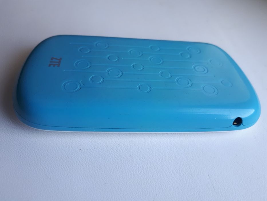 Телефон ZTE Q200 / Читайте описание ДО КОНЦА