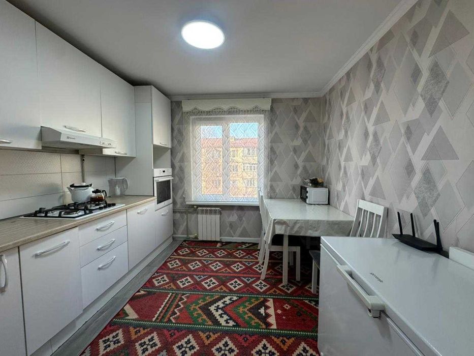 Продам 2 комн квартиру в мкр. Мамыр-7