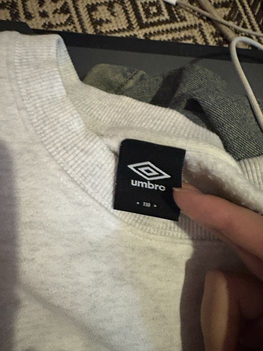 продам оригинальный свитшот UMBRO