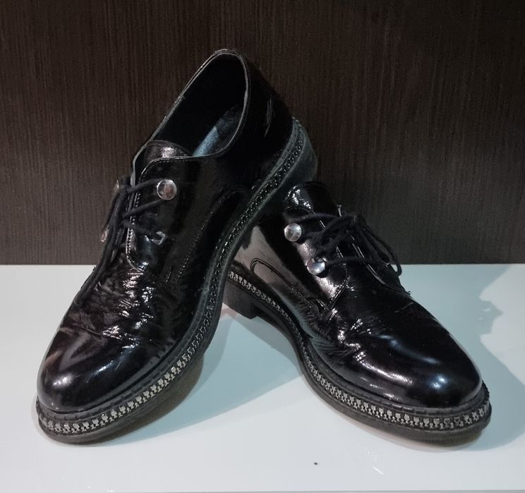 Продам туфли размер 39