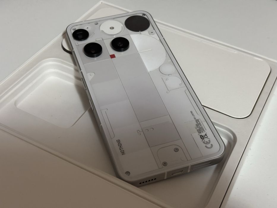 Разопакован Nothing Phone (3) 512GB 16GB RAM ANDROID