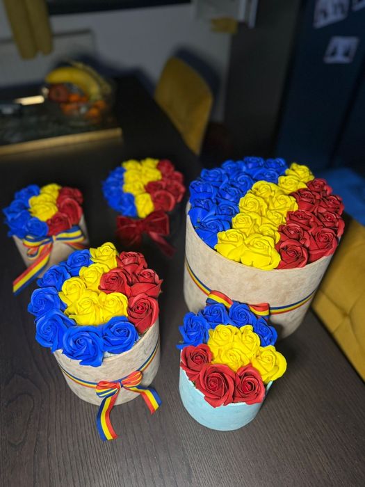 Aranjamente florale tricolor