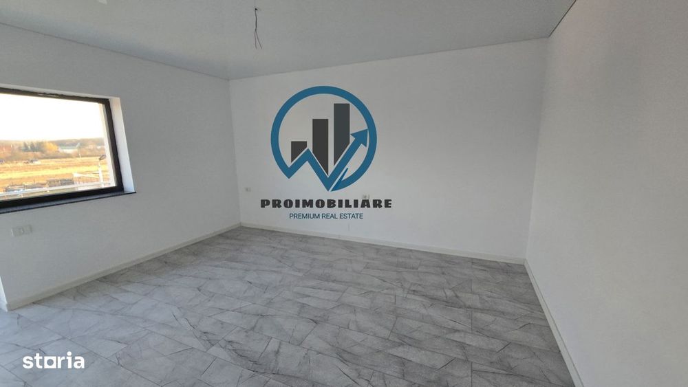 Vând apartament cu curte proprie 4 camere Glâmboc