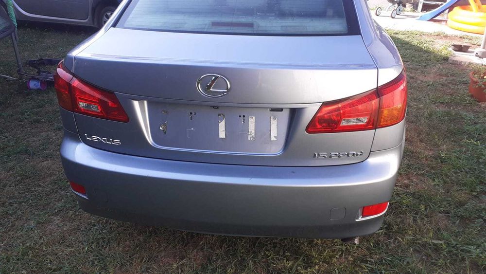 Dezmembrez Lexus IS 220