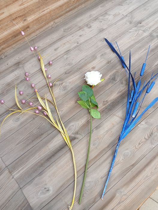 Искусственные цветы для оформления