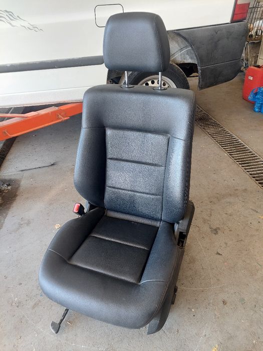 Седалка Мерцедес Е класа W212 предна лява