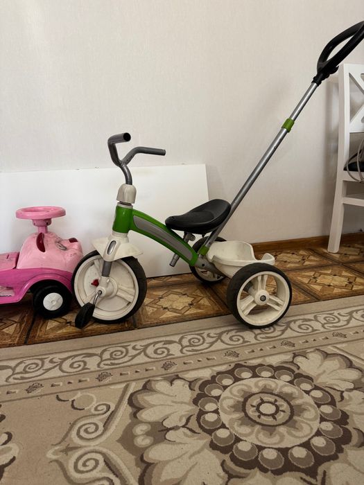 Детский велосипед машинка