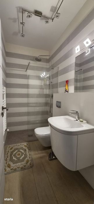 Inchiriez apartament 3 cam, ultracentral, Pitesti, bloc nou, cu garaj