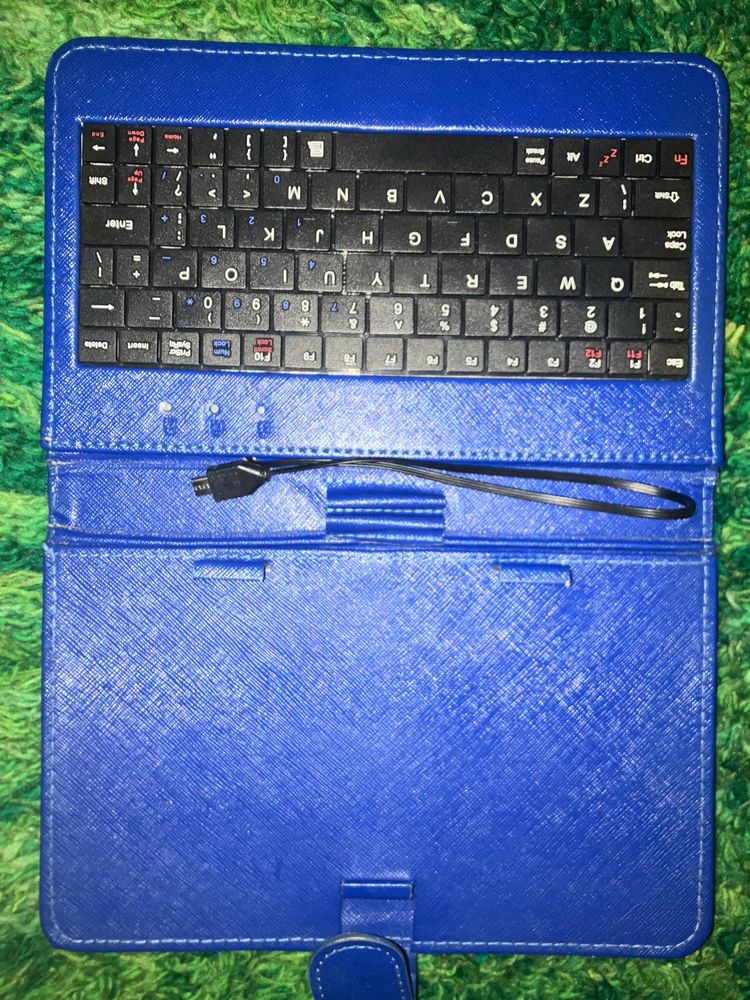 Калъф за таблет с клавиатура гр. Чирпан • OLX.bg