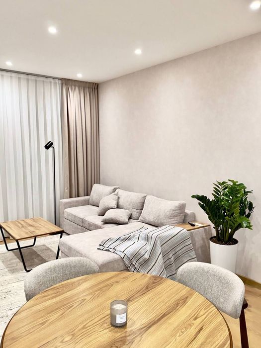 Zarafshon City Продается 2 комнатная квартира ремонт ул.Бобура