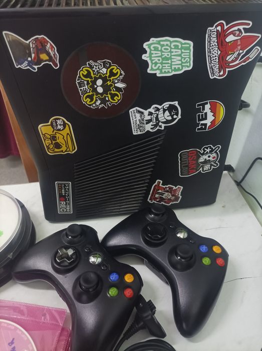 Xbox 360 Slim прошитый на FreeBoot