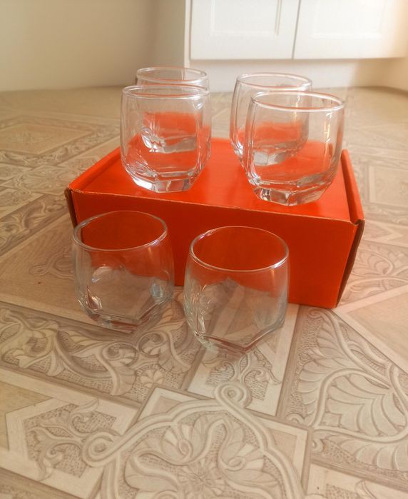 Продам стаканы 6шт