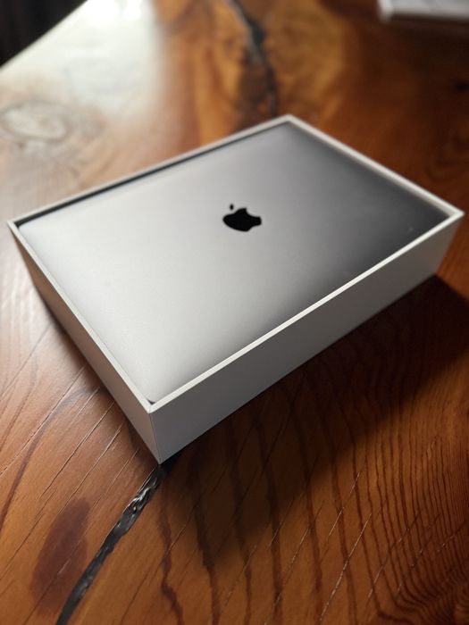 Macbook Air, 13 inch, 2020, Space Gray, 1.1 Ghz, RAM 8GB, SSD 512GB