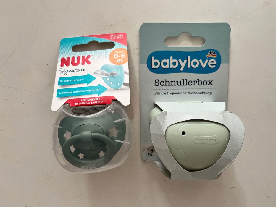Стъклени бутилки и биберон 0-6м Nuk и DrBrown’s