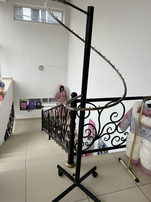 Продаю стойку бу !!!