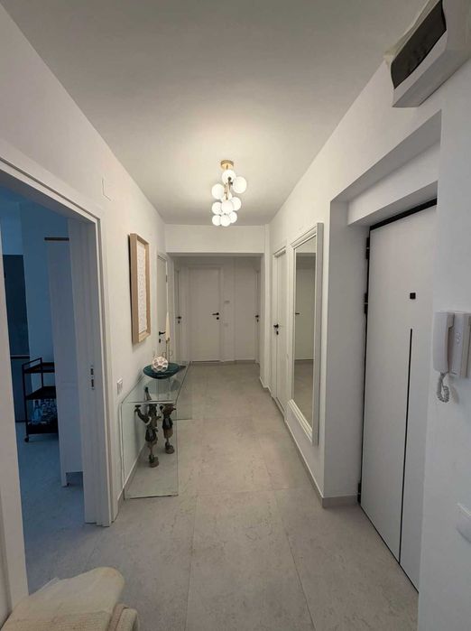 SINAIA 80mp, 3 camere, 2 bai, 2 locuri parcare, renovat mar. 2026 LUX