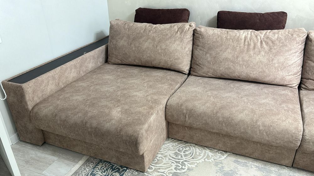 Продается диван раскладной. Срочно