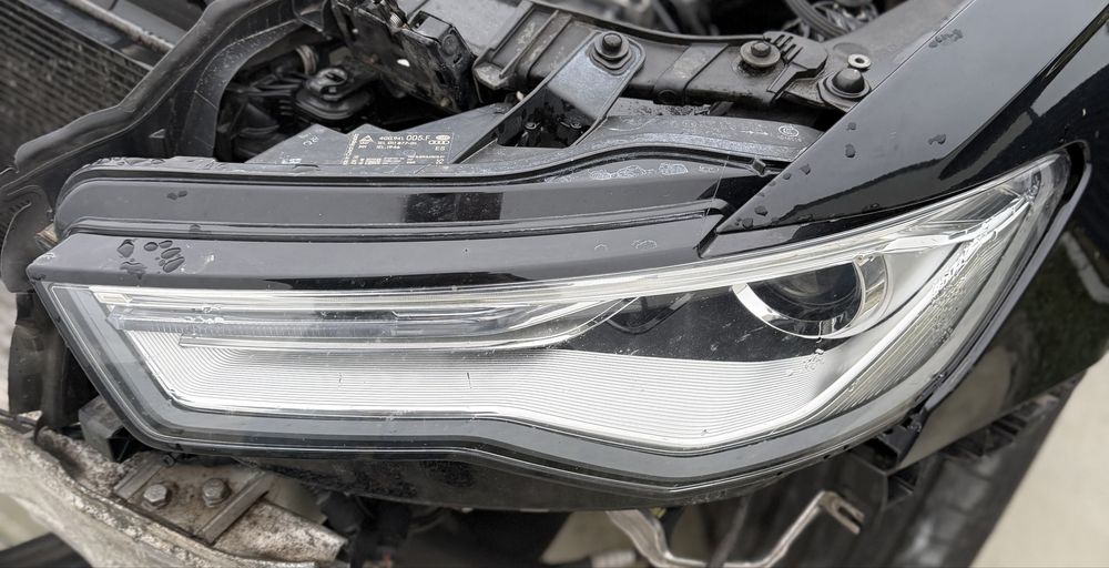 Far bi-xenon  stanga/ dreapta Audi A6 C7 2016