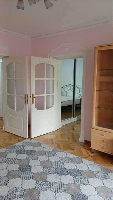 Хамида Алимжана метро.  Аренда 7 комнатной квартиры. 120м2.