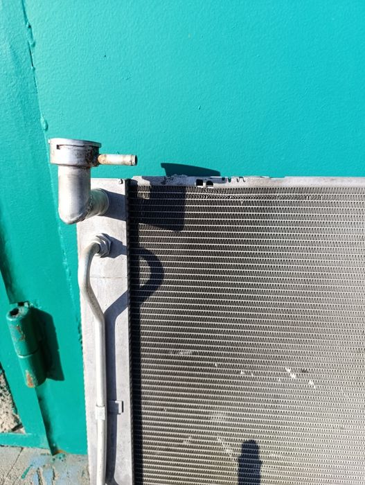 Продам радиатор на Лексус рх330-300