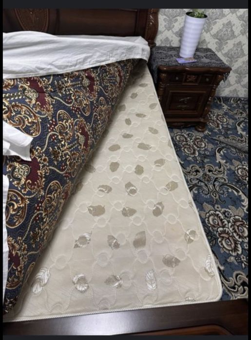 Spalniy kitayskiy komplekt