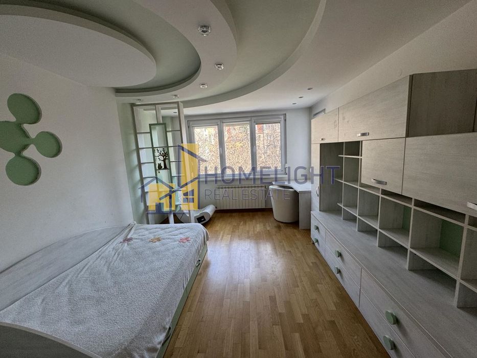 Тристаен апартамент в кв. Витоша