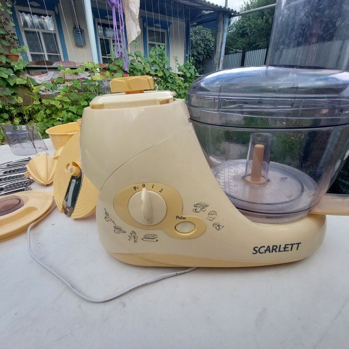 Продам кухонный  комбайн  на запчасти