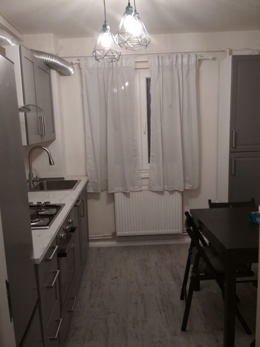 Proprietar inchiriez apartament 3 camere, Torontalului