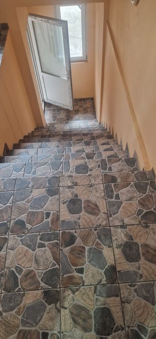 Închiriez garsoniera