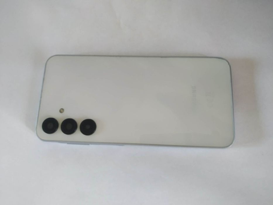 Perfect pentru un copil si nu numai Samsung A16 5G + Casti