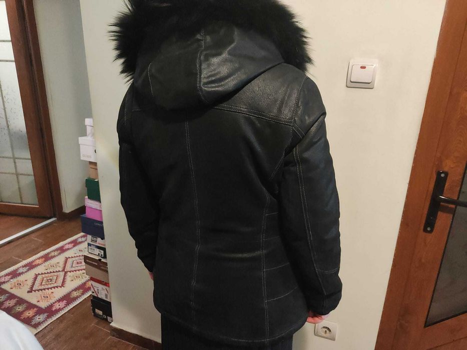 Scurta de dama din material piele intoarsa