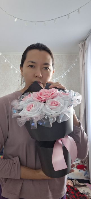 Букет роз из атласных лент