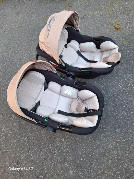 Carucior ChipoLino  pentru gemeni