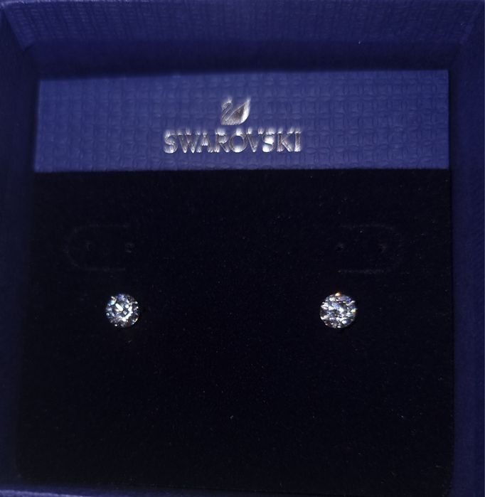 Обеци Swarovski Stilla