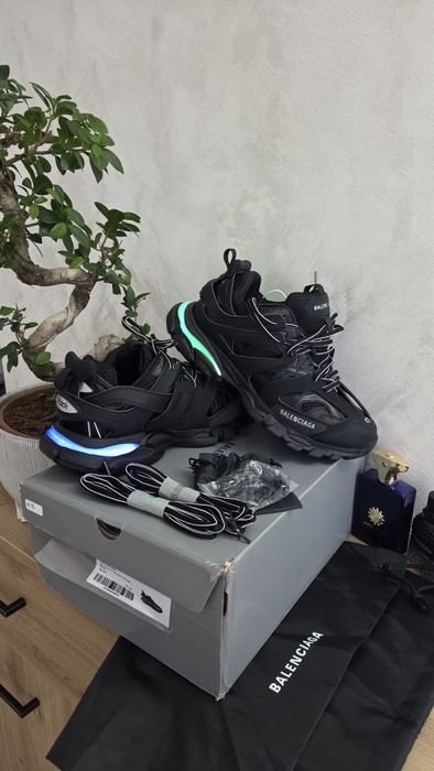 Adidasi Track Led