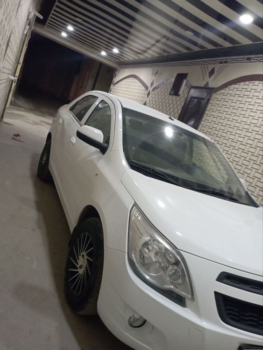 Кобилт сотилади холати яхши узимники факат мошин олиш нияти борлар тел