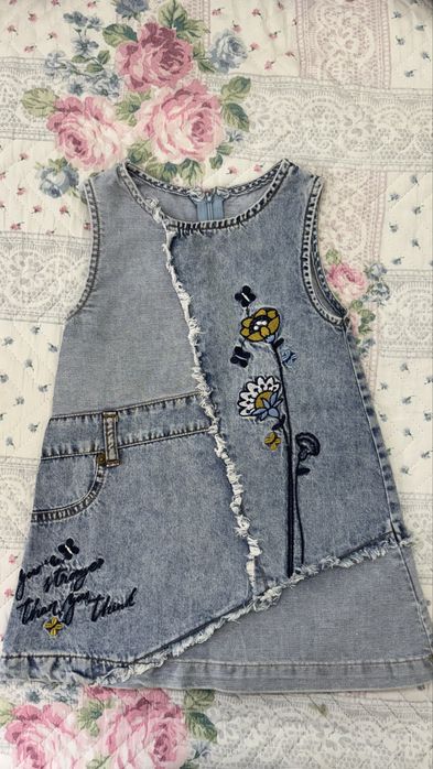 Продам детские вещи . Платья , рубашки.