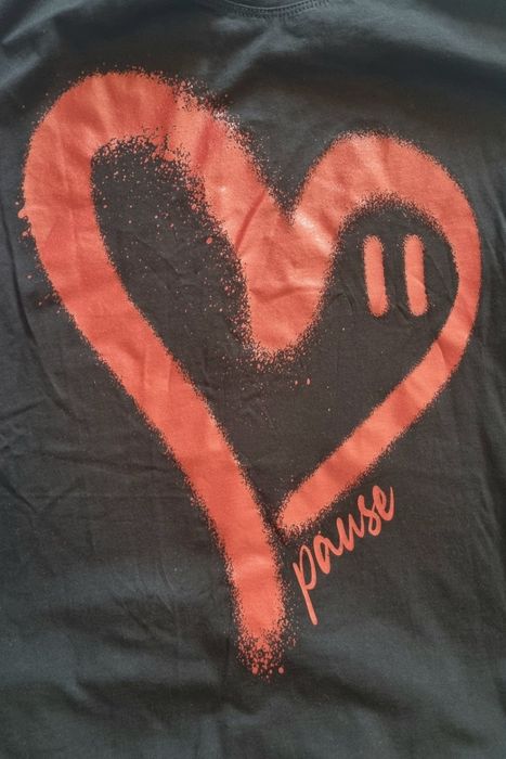 Страхотни рокли Pause