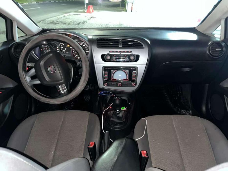 SEAT Leon 2011 — imagine 4