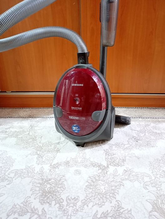 Пылесос Самсунг в рабочем состоянии