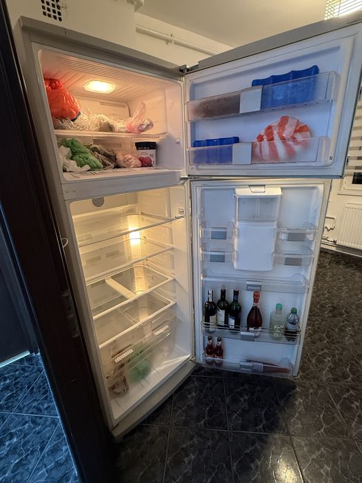 Frigider BEKO combina frigorifica frigider + congelator