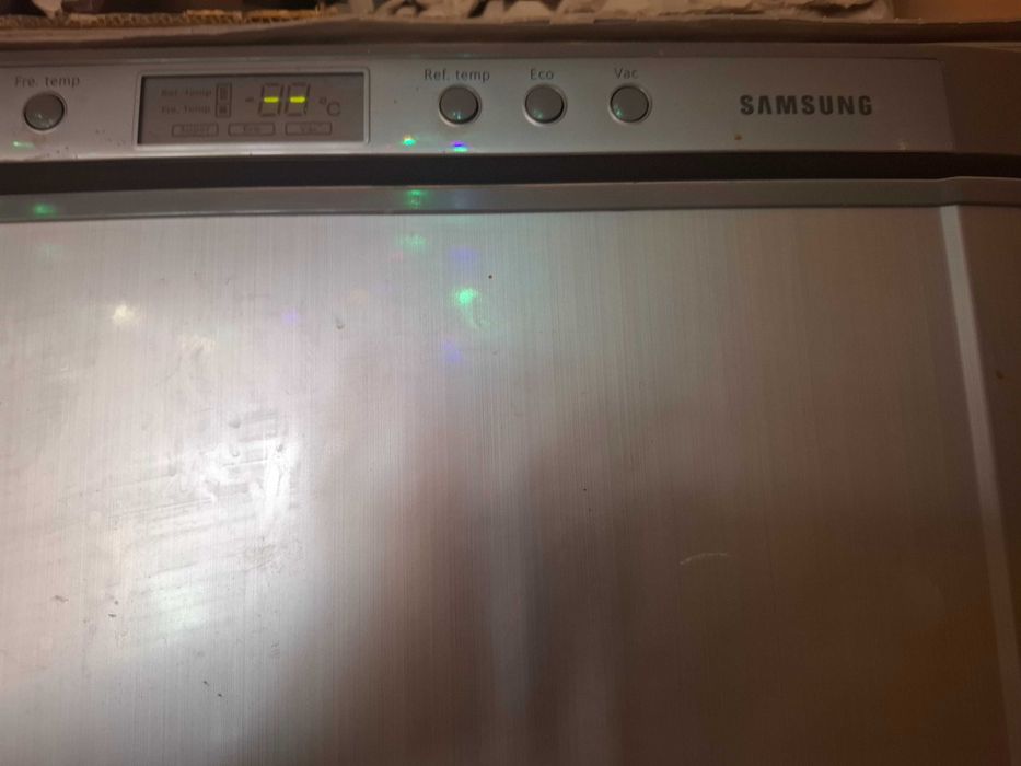 Хладилник с фризер