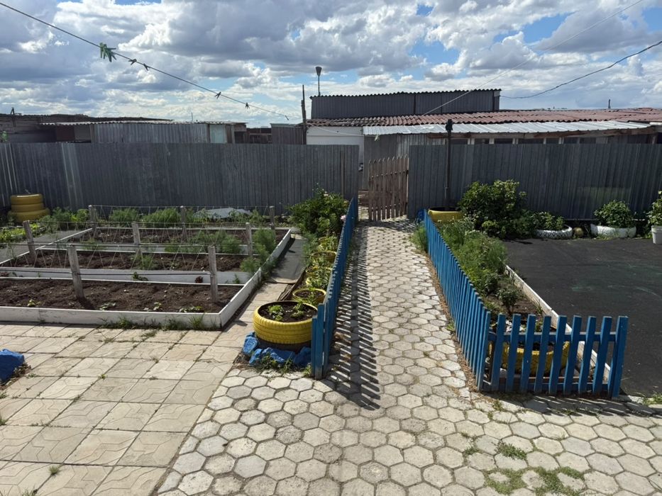 Продам двухквартирный дом в селе Карасу