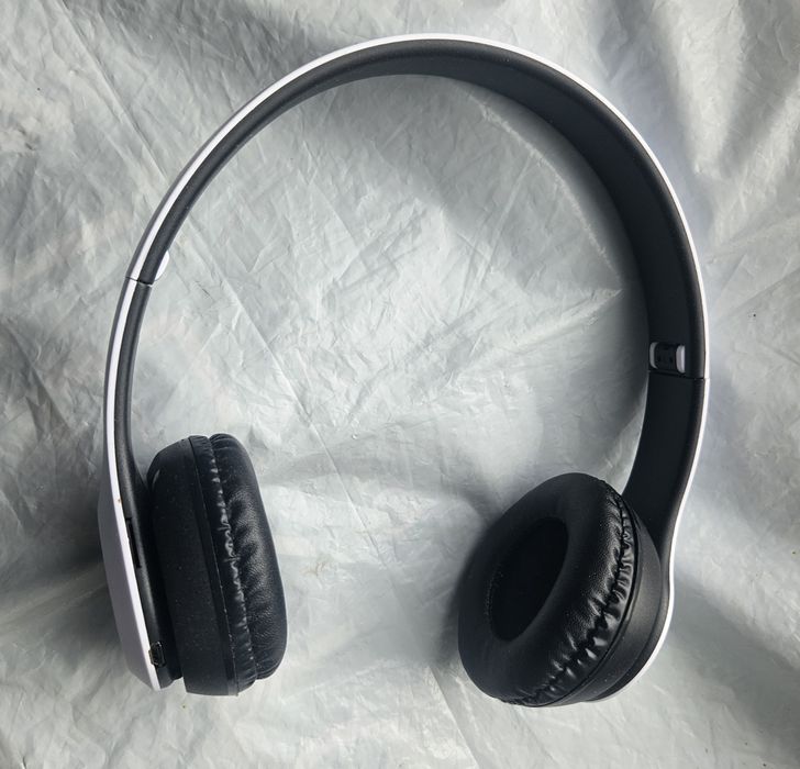 Продам блютуз наушники.