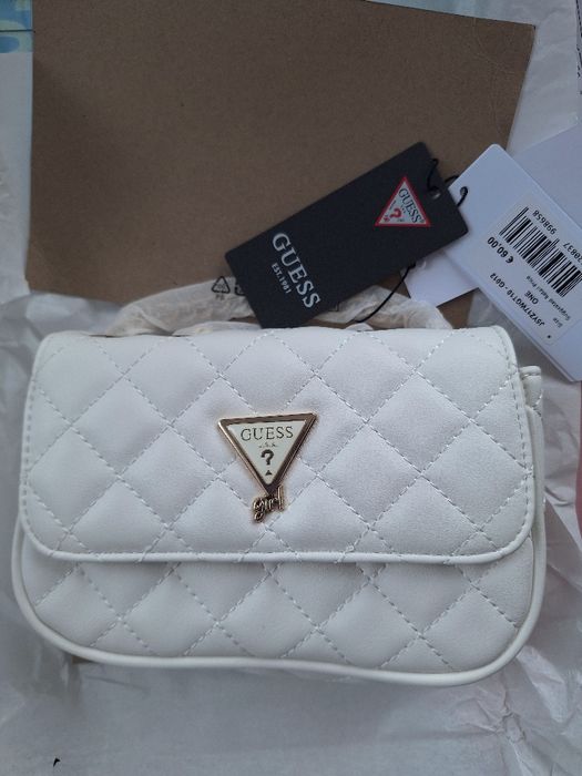 Чисто нова оригинална Guess чанта бяла
